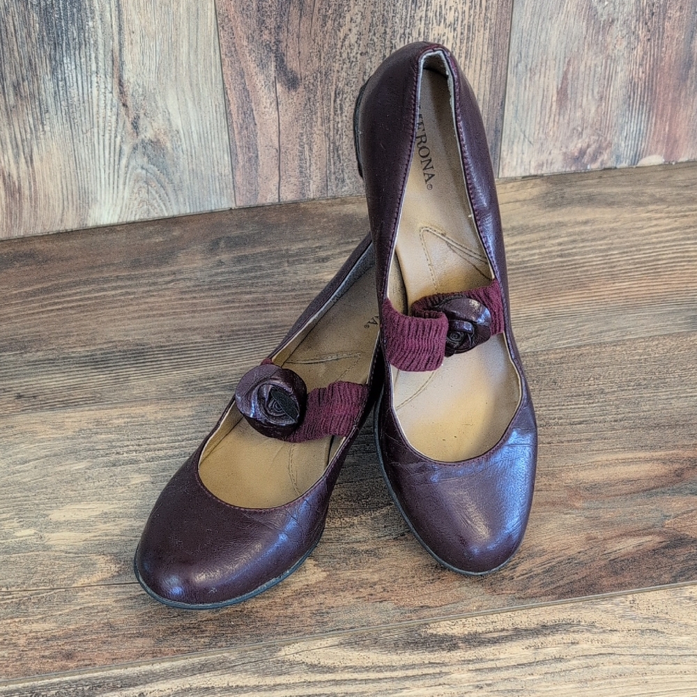 Merona Mary Jane Kitten Burgandy Heels 9.5        AB145